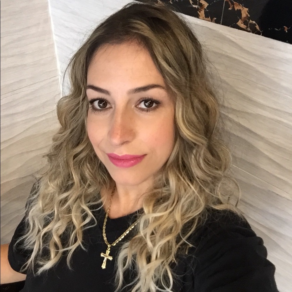 Meet your Posher, Nicole